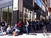 thumbs lcszz iPad 2 Lines are Popping Up all Over The US